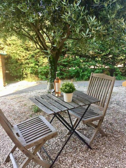 Studio au calme, avec terrasse et parking à Eze village Esterno foto
