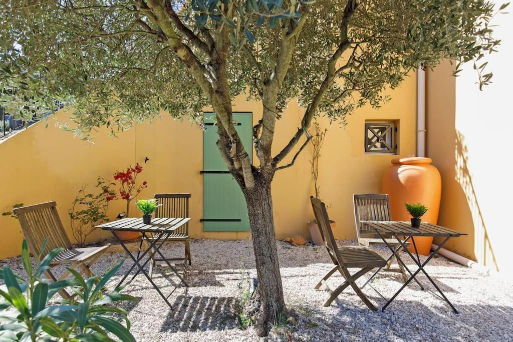 Studio au calme, avec terrasse et parking à Eze village Esterno foto