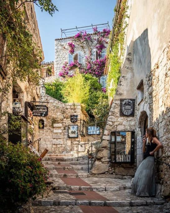Studio au calme, avec terrasse et parking à Eze village Esterno foto